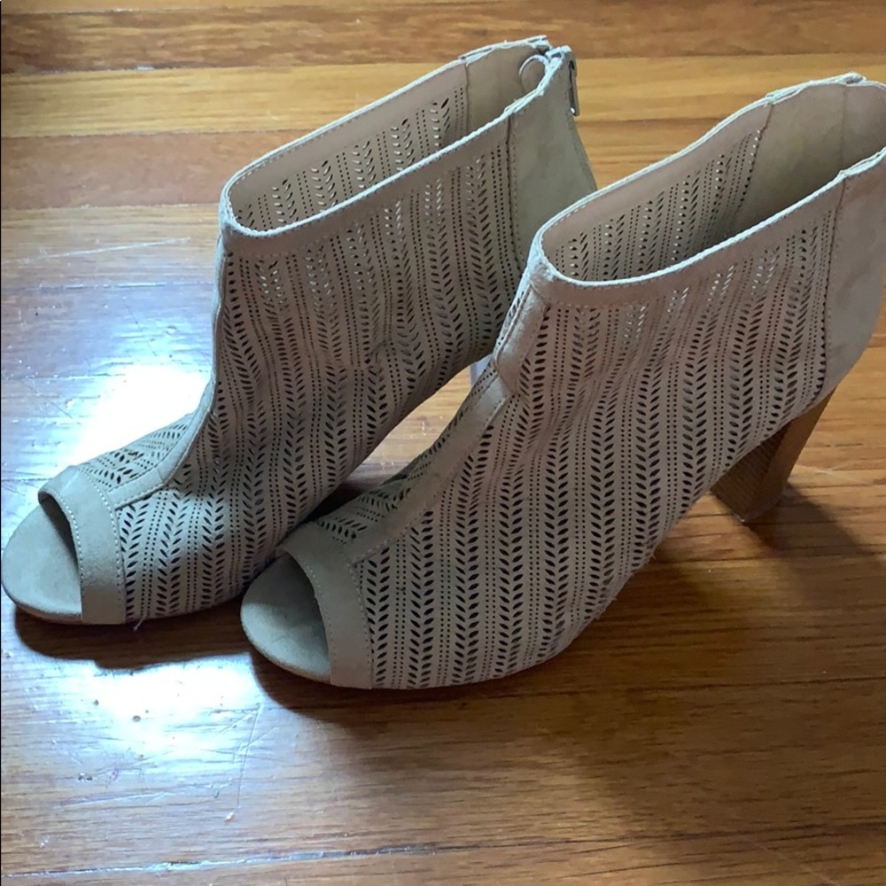 High heeled booties